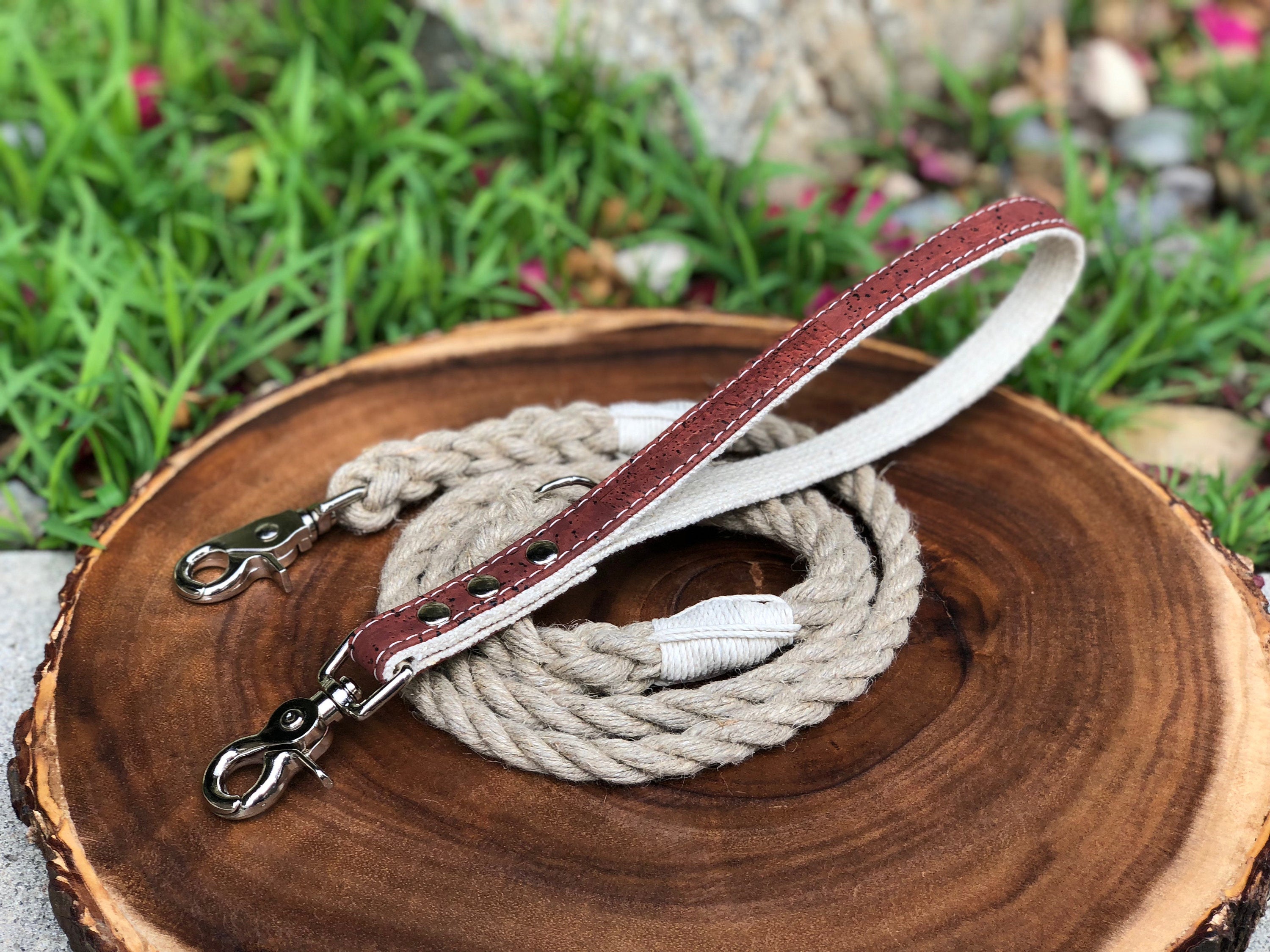 2-in-1 Interchangeable Dog Leash with Cork Leather Handle Sangria Red